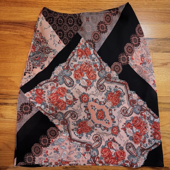 Lavender Floral Skirt L - Picture 3 of 4